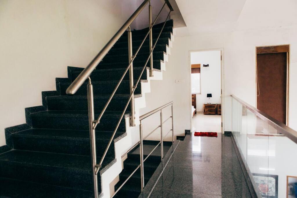 Unit 4 By Red Stone Villas Lonavala Bagian luar foto
